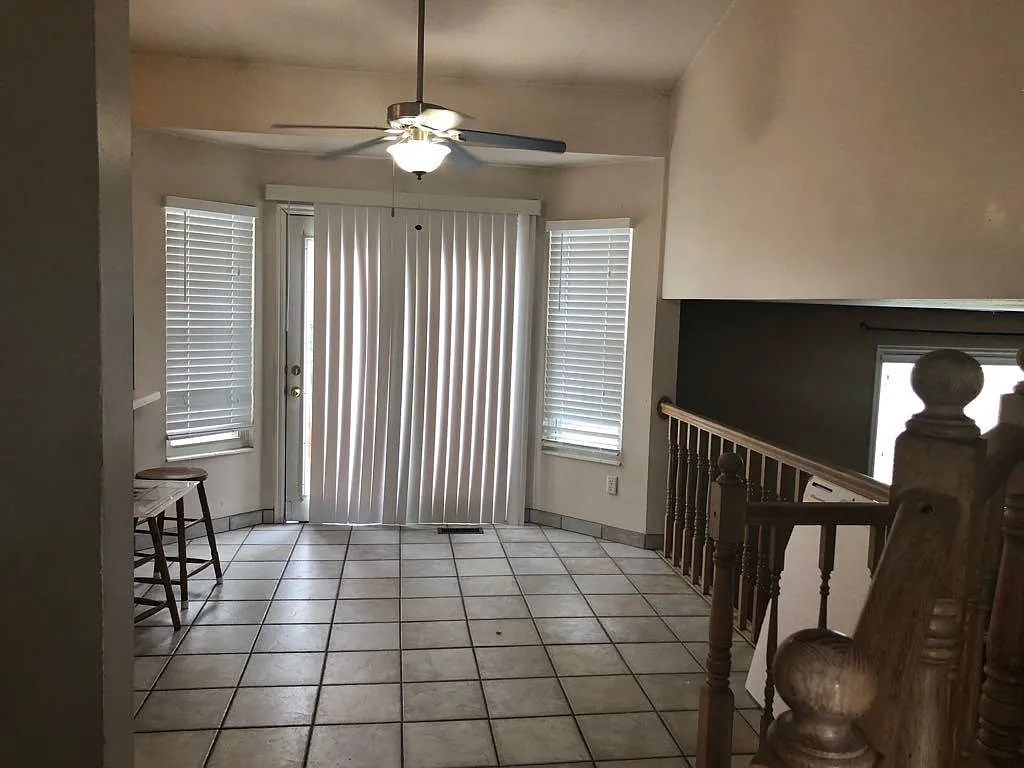 4 bed, 3.5 bath, 2000 sqft, $2,550 — Photo 3