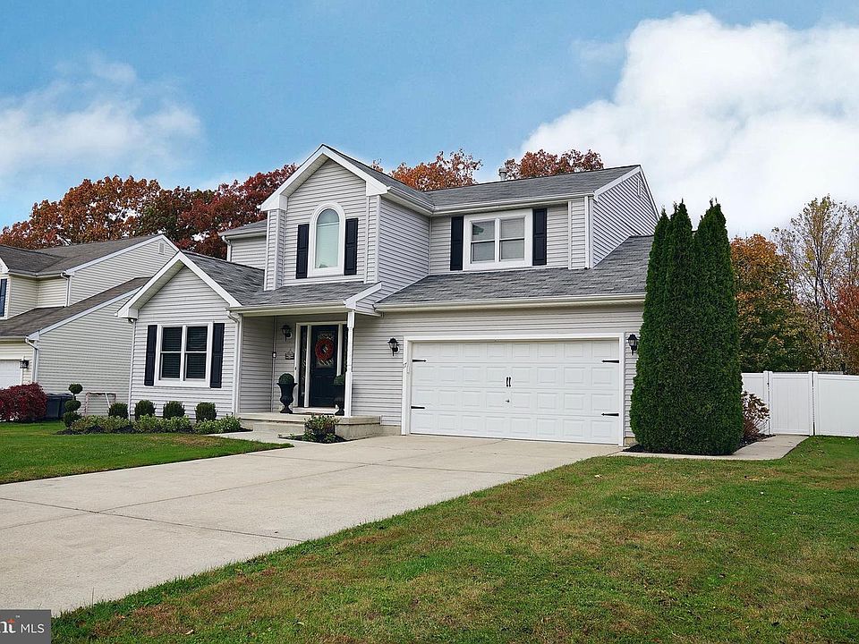 1st image of 17 Hillside Ln