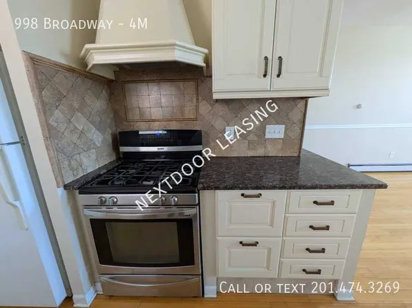 998 Broadway, Bayonne, NJ