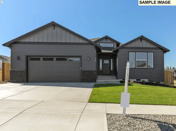 618 NE Trillium Dr #62, Estacada, OR 97023