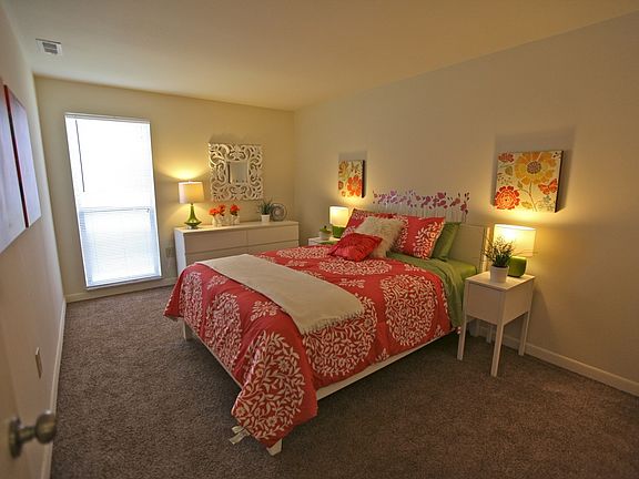 3rd image of 4921 Bloomfield Dr APT H