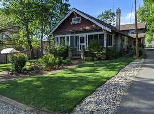 1522 NE A St, Grants Pass, OR 97526