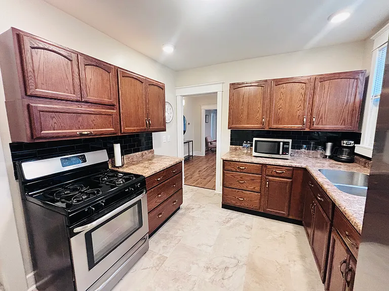 48 Townhall Rd — Photo 1
