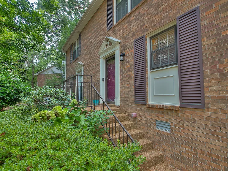 3321 Lealand Ln — Photo 30