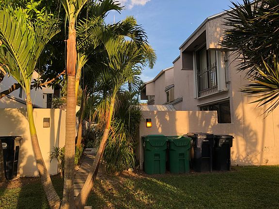 5th image of 15812 SW 91st Ct