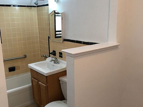 5th image of 3450 29th St APT 4N