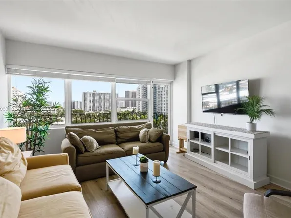3250 NE 28th St APT 806, Fort Lauderdale, FL 33308