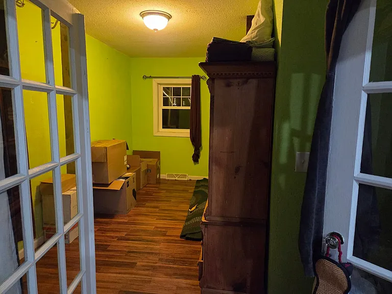 408 Allen St — Photo 15