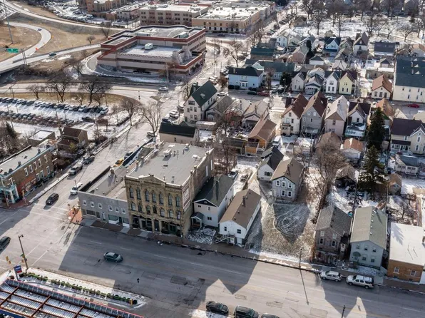 915 W National AVENUE, Milwaukee, WI 53204