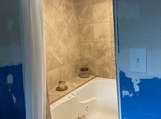 711 Alamo Rd, Fredericksburg, TX 78624