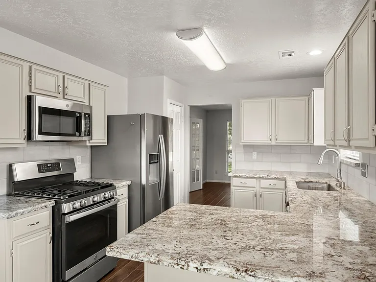 11307 Travelers Way Cir — Photo 10