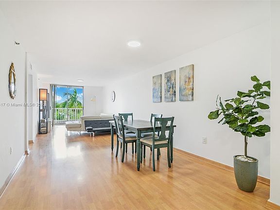 3rd image of 7832 Collins Ave APT 402