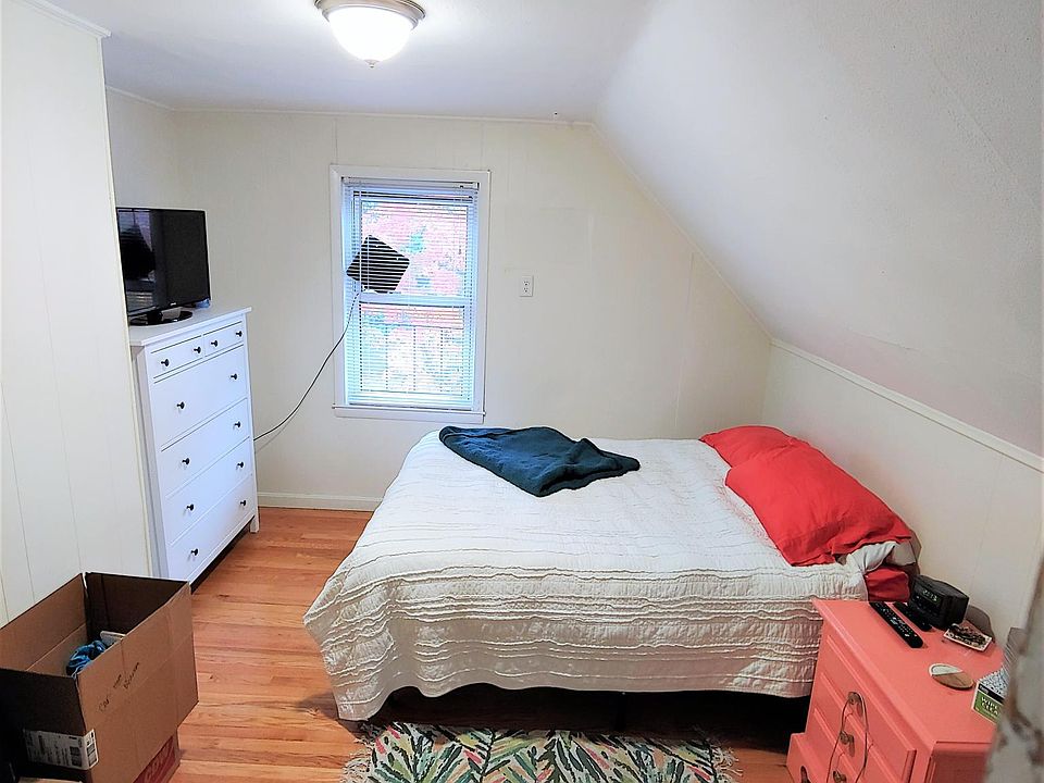 2nd image of 18 Prescott St