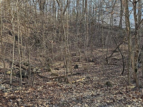 2nd image of 1347 S Lake Sherwood Dr