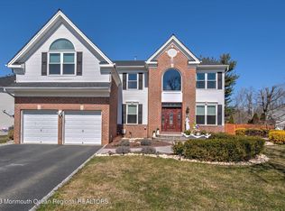 22 Inverness Dr, Marlboro, NJ 07746