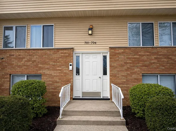25 College Avenue #701, Nanuet, NY 10954