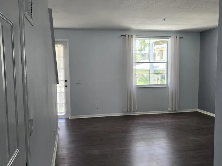 4261 E Main St — Photo 23