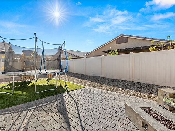 2nd image of 5633 Akula Bay St