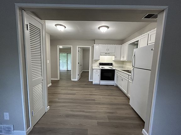 5th image of 900 E Frederick St #904-A