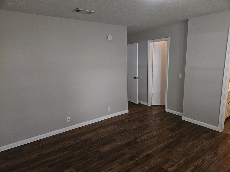 912 Seven Oaks Blvd — Photo 12