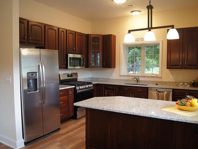 6990 Greenwich Rd — Photo 5