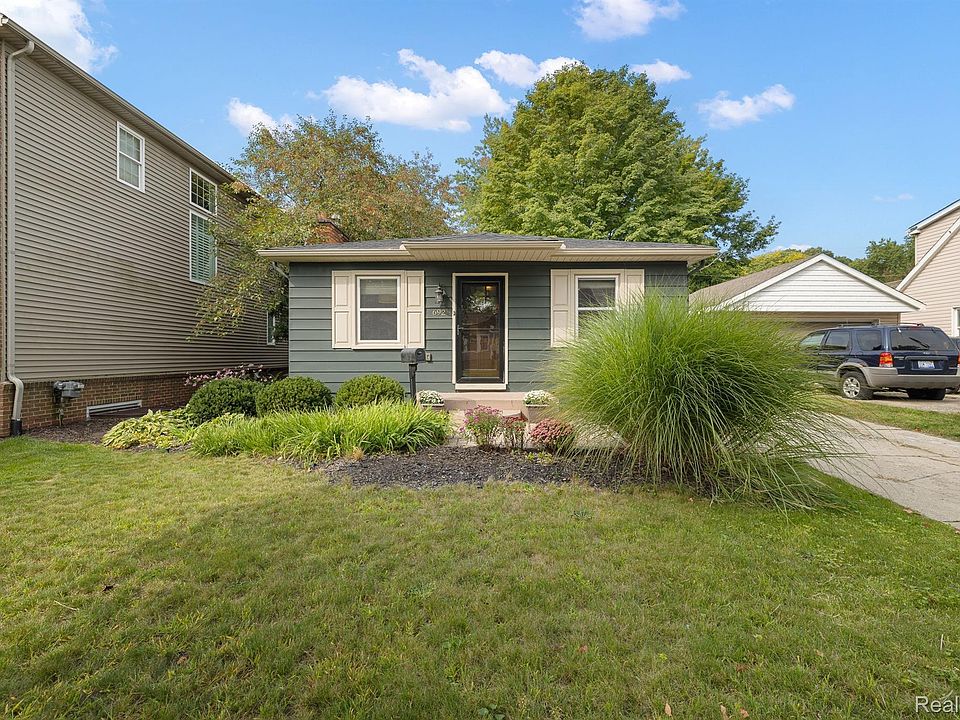 1st image of 692 Jener Pl
