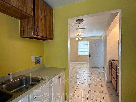 4th image of 3323 Canal St #D