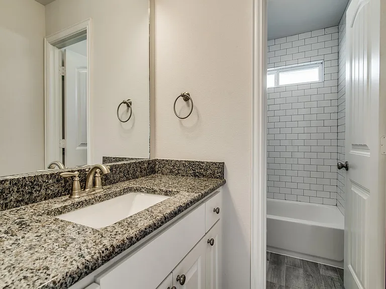 731 Mulberry Ct — Photo 11