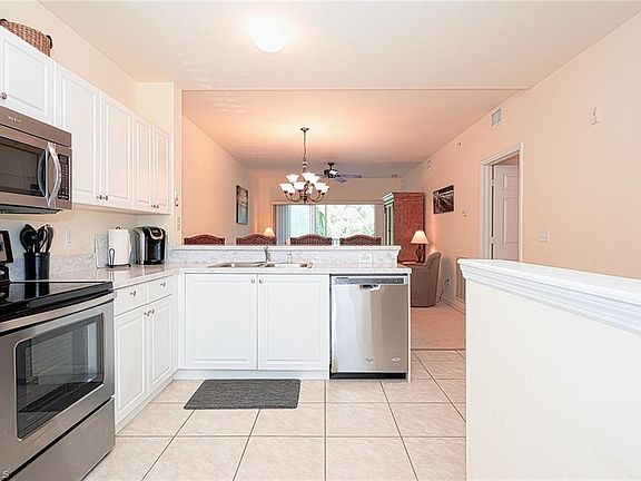 5th image of 9175 Celeste Dr #2-204