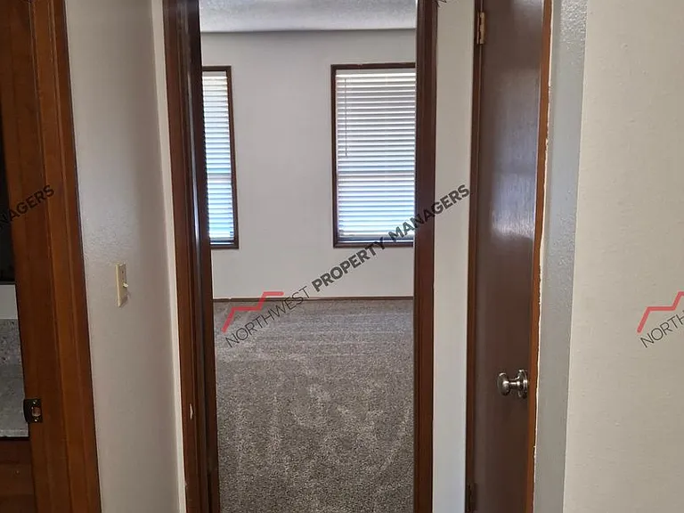 1301-1305 NW Airport Rd — Photo 26