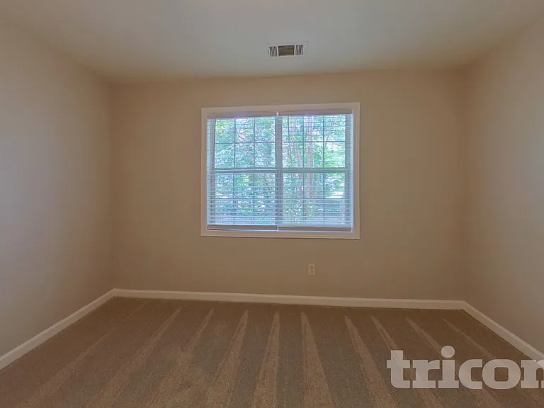 12264 Crestwood Ct — Photo 9