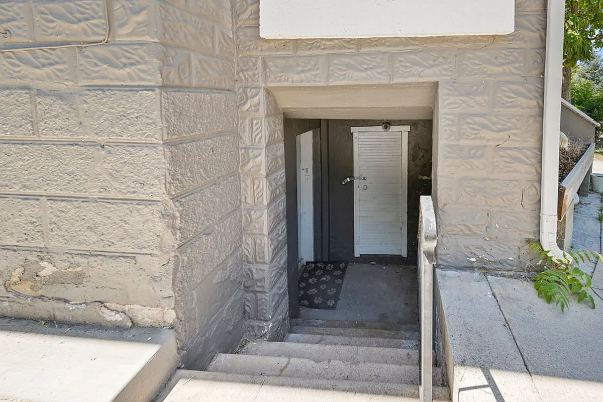 Building Photo - 764 E Garfield Ave #2