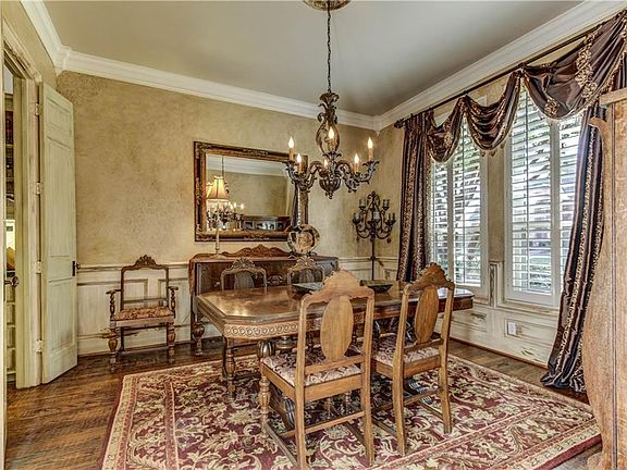 5th image of 5909 Bassinghall Ln