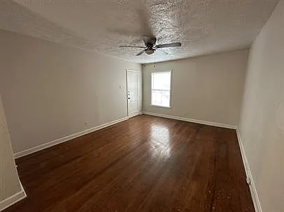 4420 Roseland St #4 — Photo 4