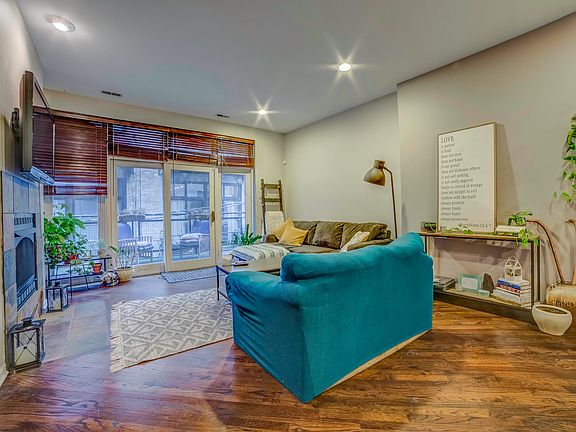 4th image of 2251 W Saint Paul Ave APT 3D
