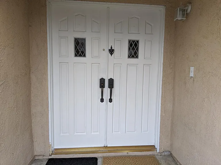 219 Toronto Ave #1 — Photo 1