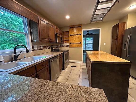 5th image of 2523 Tamarack Dr