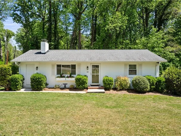 66 Robinhood Cir, Winston Salem, NC 27106
