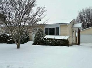 89 Hutchinson Dr, North East, PA
