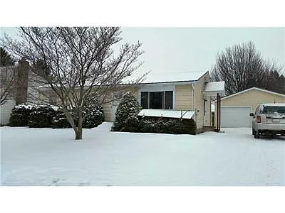 89 Hutchinson Dr photo 1