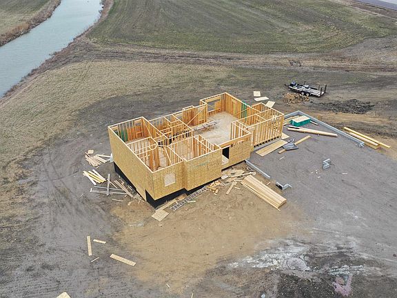 5th image of 46644 Prairie Cir