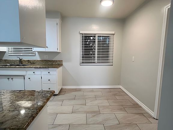 5th image of 212 E Tamarack Ave APT 11