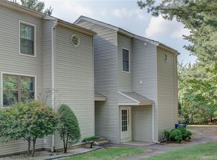 34 Horizon Hill Rd #34, Newington, CT 06111