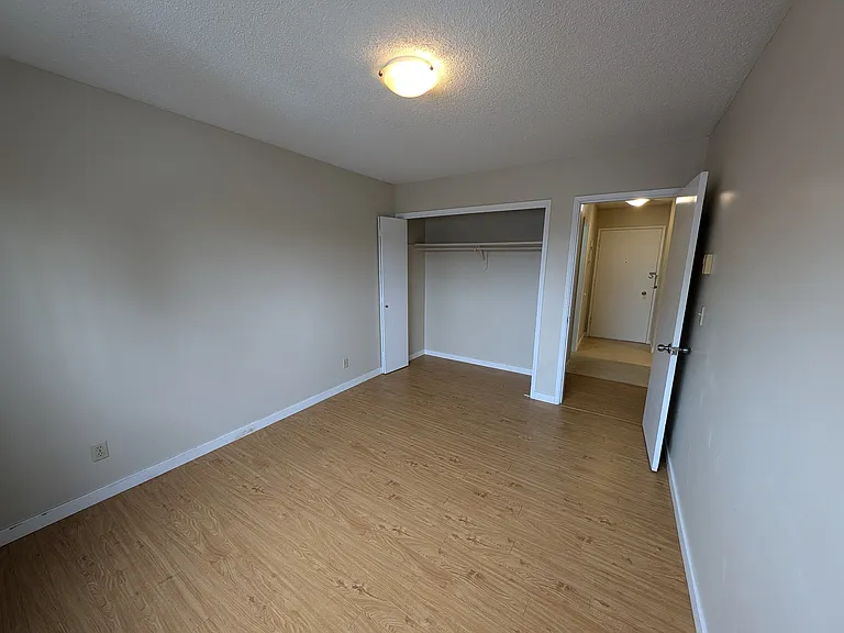 111 Knox St — Photo 21
