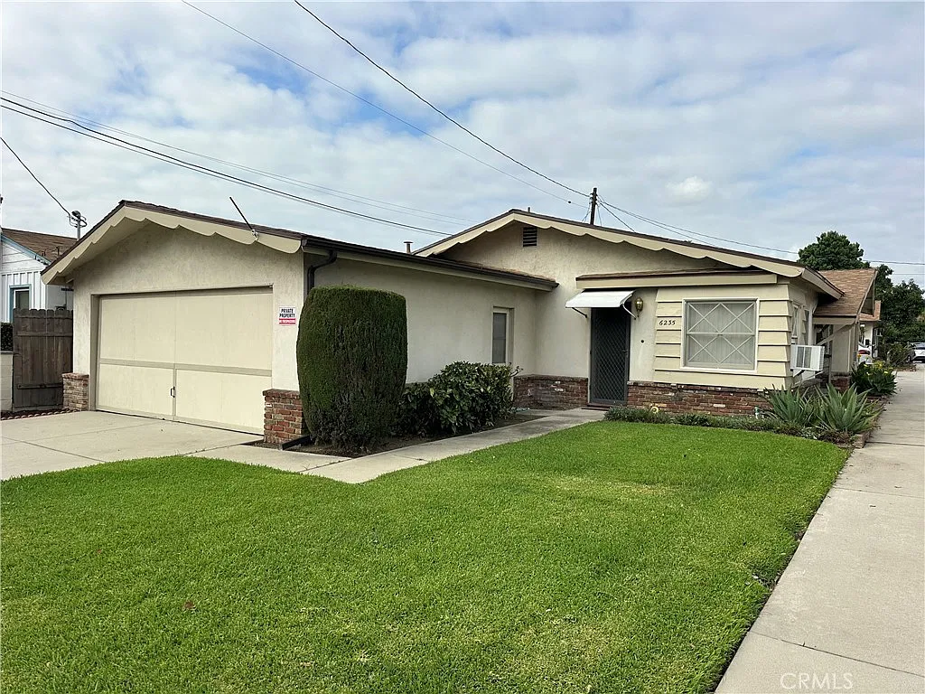 3 bed, 1211 sqft, $3,250 — Photo 2