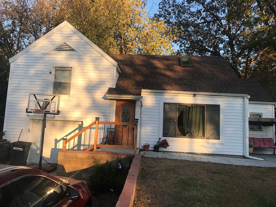 2nd image of 4413 N Oak Trfy