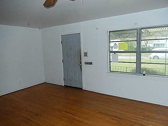 4th image of 2732 Amherst St