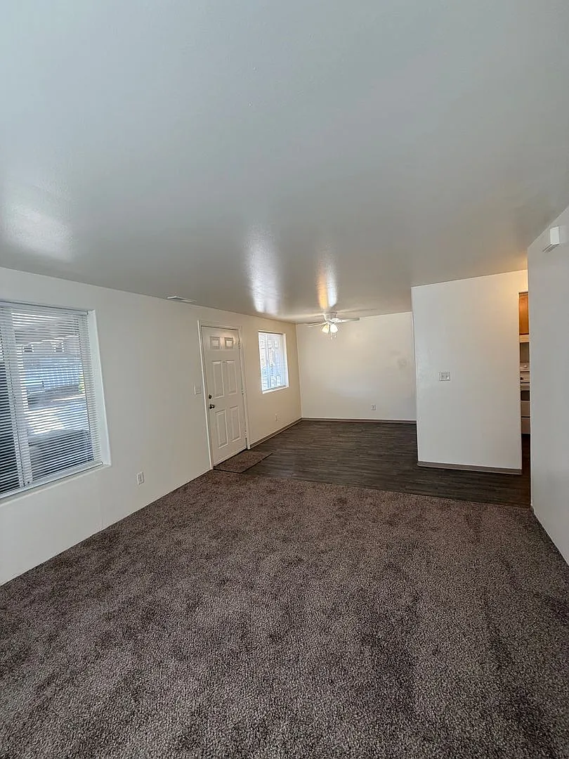 756 N Riverside Ave — Photo 2