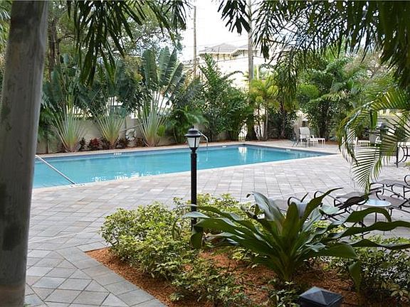 3rd image of 2109 Bayshore Blvd Unit 211