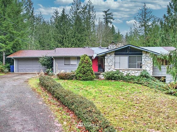 2860 Daylight Basement Rambler. 